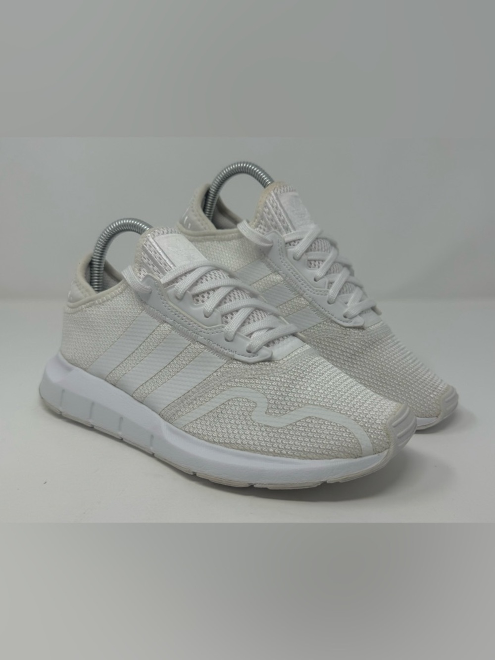 6Y Women’s 7.5 Adidas Swift Run X J Triple White Knit Casual Sneakers
